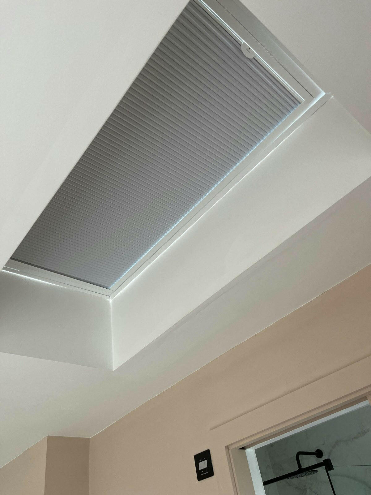 1000 x 1200 mm LD Manual Blinds for Flat / Pitched Roof Skylights & Roof Lanterns.
