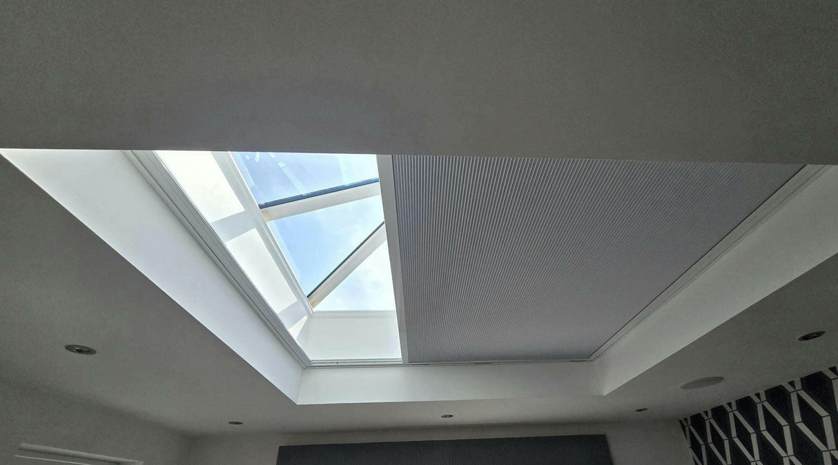 600 x 2500 mm LD Manual Blinds for Flat / Pitched Roof Skylights & Roof Lanterns.