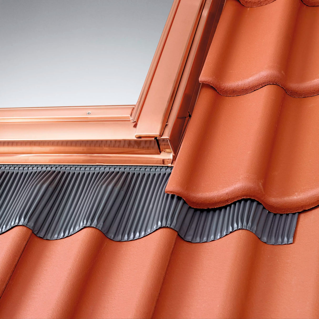 78x118 cm VELUX Pro+ EDW MK06 2100 Tile Flashing with Insulation | Copper Finish.