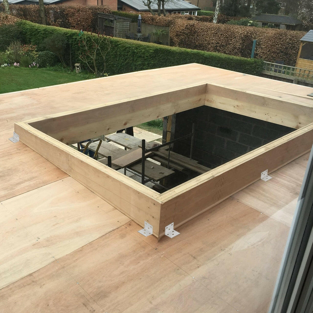 500 x 1500 mm Supporto isolato per lucernario su tetto piano.